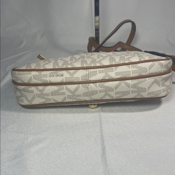 Michael Kors Cream and Tan Crossbody Bag - Picture 5 of 12